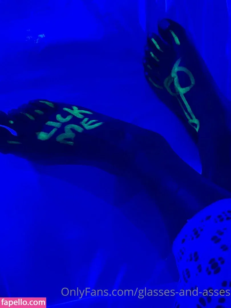 glasses-and-asses / glassesandasses Onlyfans Photo Gallery 