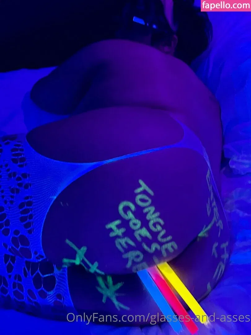 glasses-and-asses / glassesandasses Onlyfans Photo Gallery 
