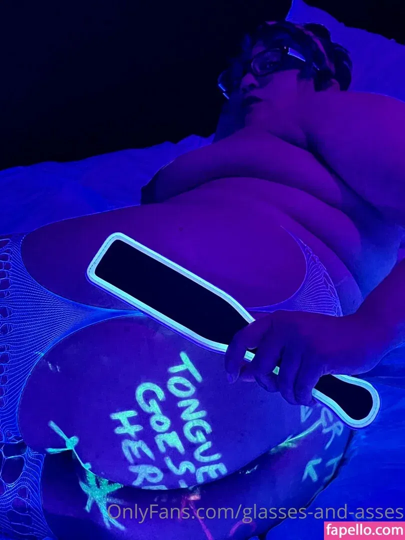 glasses-and-asses / glassesandasses Onlyfans Photo Gallery 