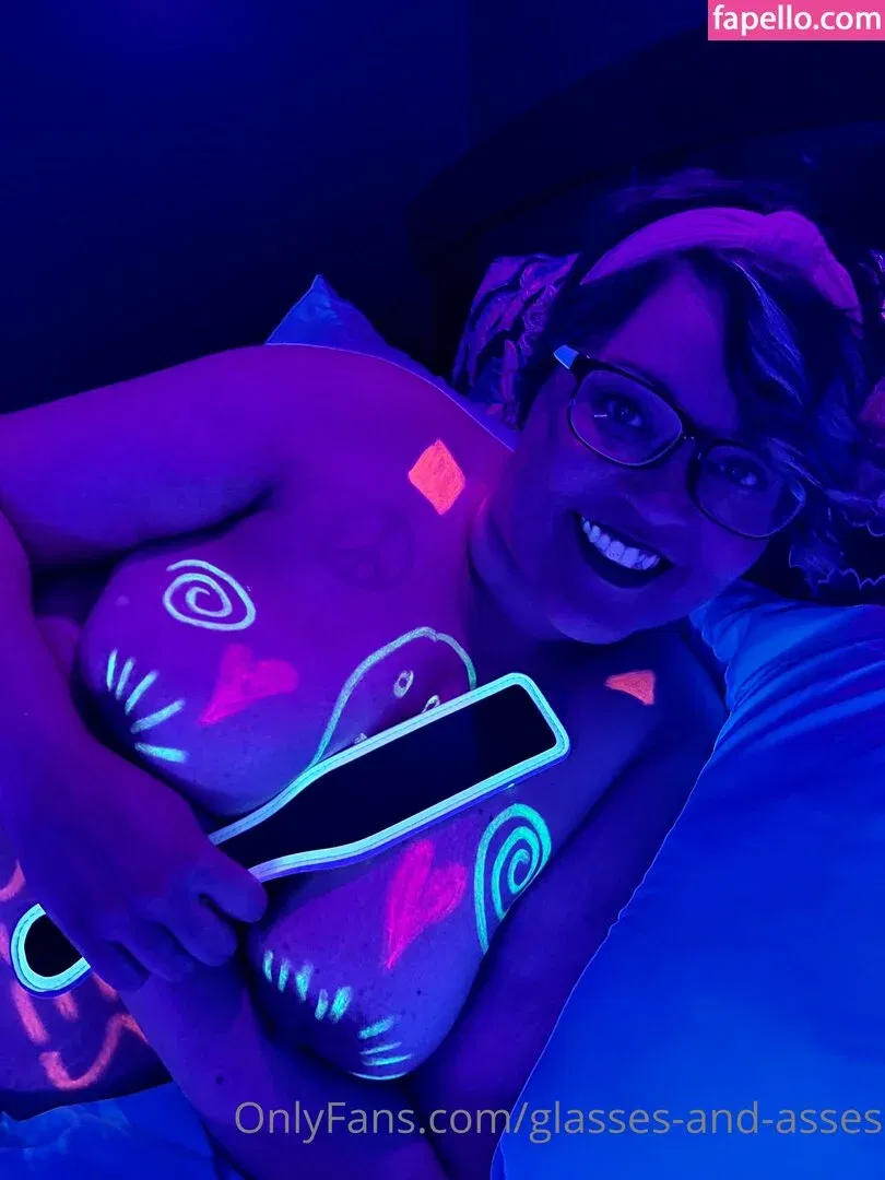 glasses-and-asses / glassesandasses Onlyfans Photo Gallery 