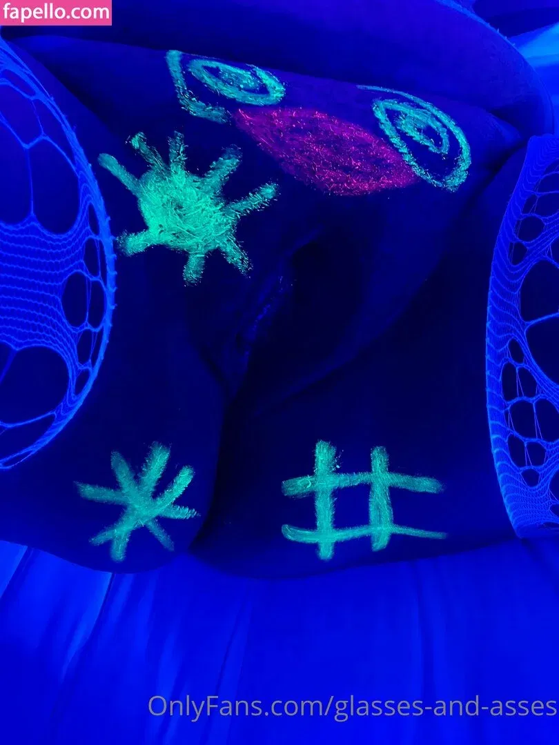 glasses-and-asses / glassesandasses Onlyfans Photo Gallery 