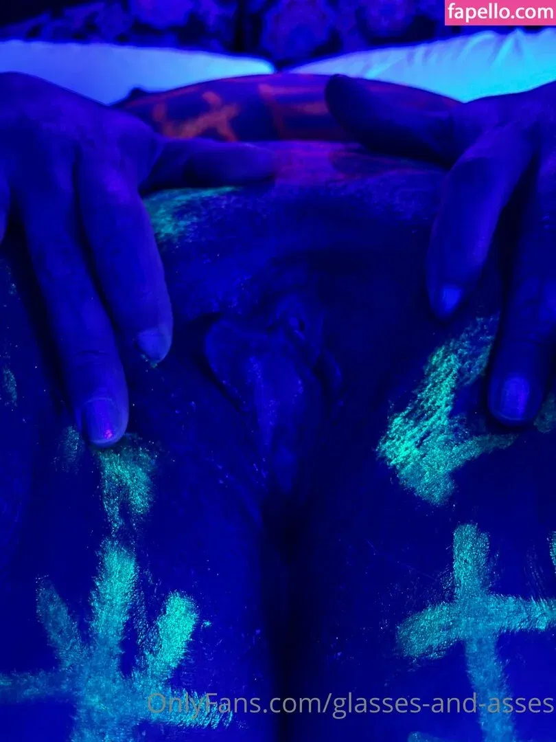 glasses-and-asses / glassesandasses Onlyfans Photo Gallery 