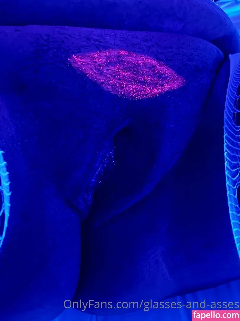 glasses-and-asses / glassesandasses Onlyfans Photo Gallery 