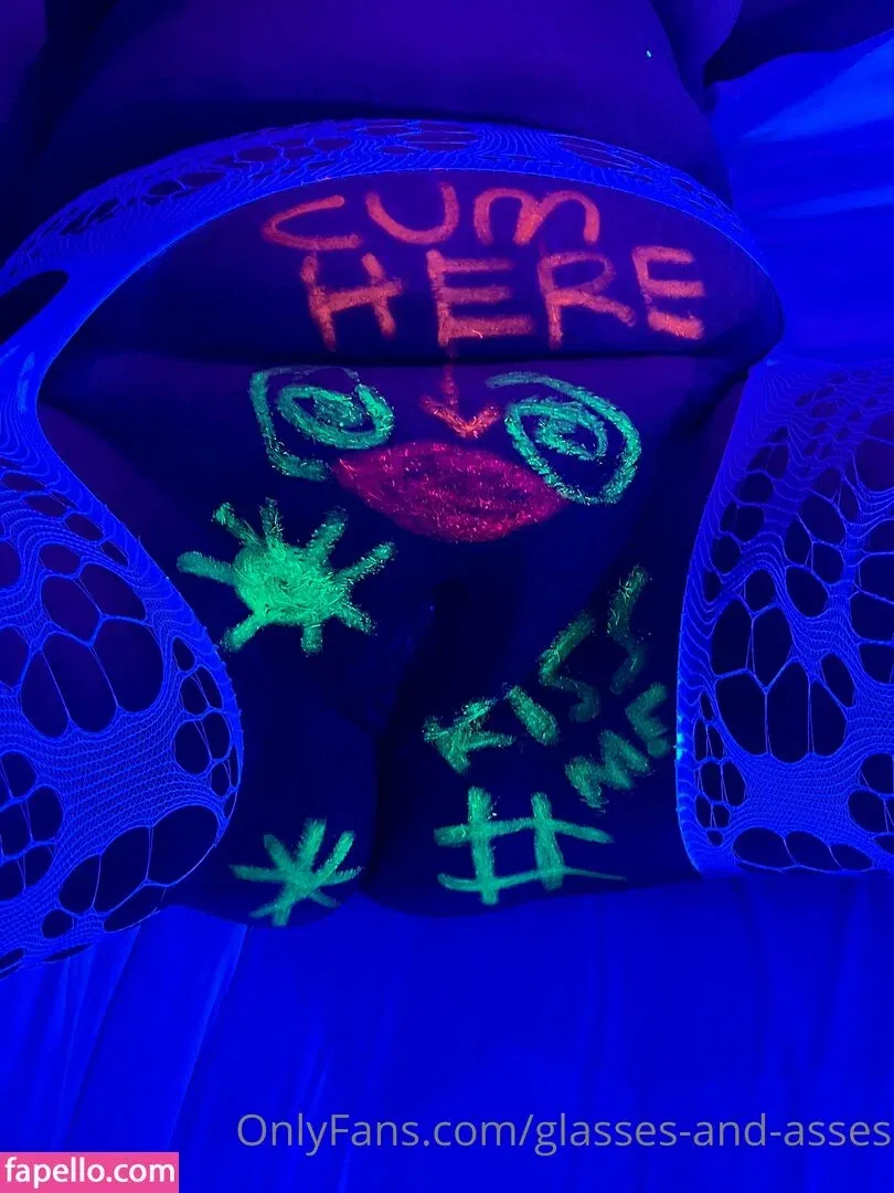 glasses-and-asses / glassesandasses Onlyfans Photo Gallery 