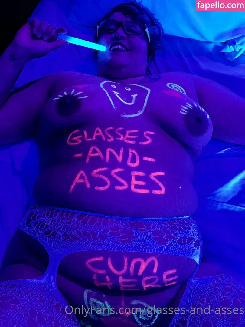 glasses-and-asses / glassesandasses Onlyfans Photo Gallery 