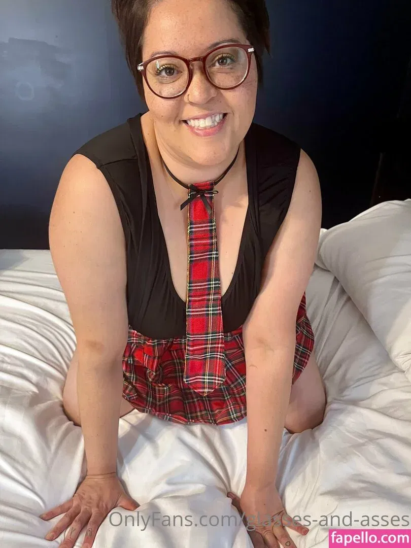 glasses-and-asses / glassesandasses Onlyfans Photo Gallery 