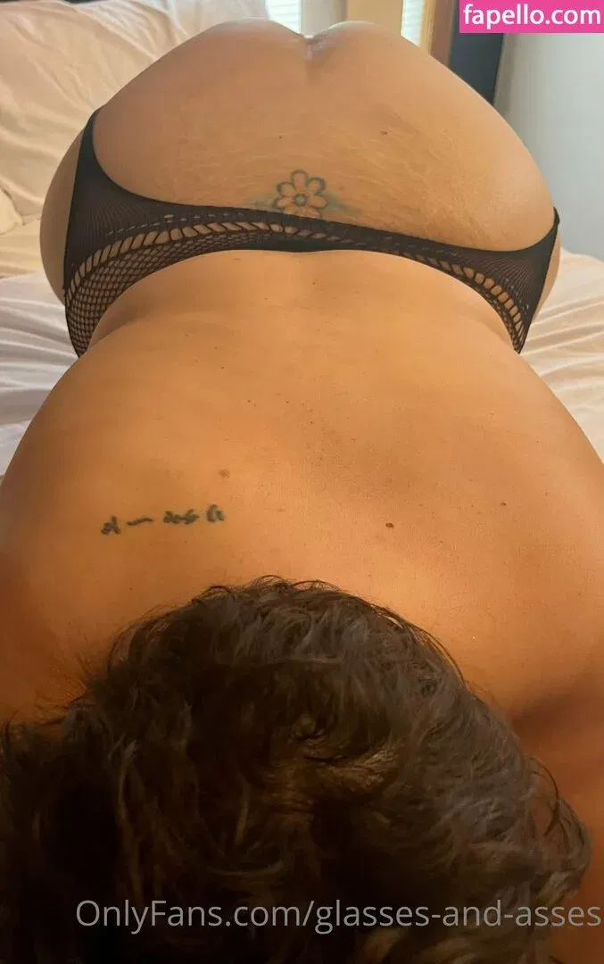 glasses-and-asses / glassesandasses Onlyfans Photo Gallery 