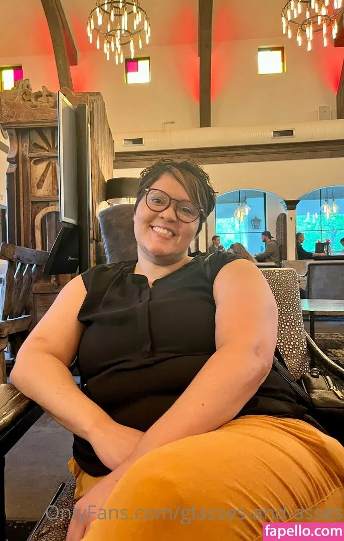 glasses-and-asses / glassesandasses Onlyfans Photo Gallery 