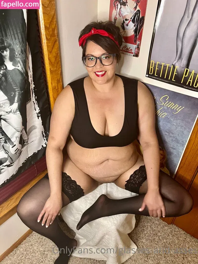 glasses-and-asses / glassesandasses Onlyfans Photo Gallery 