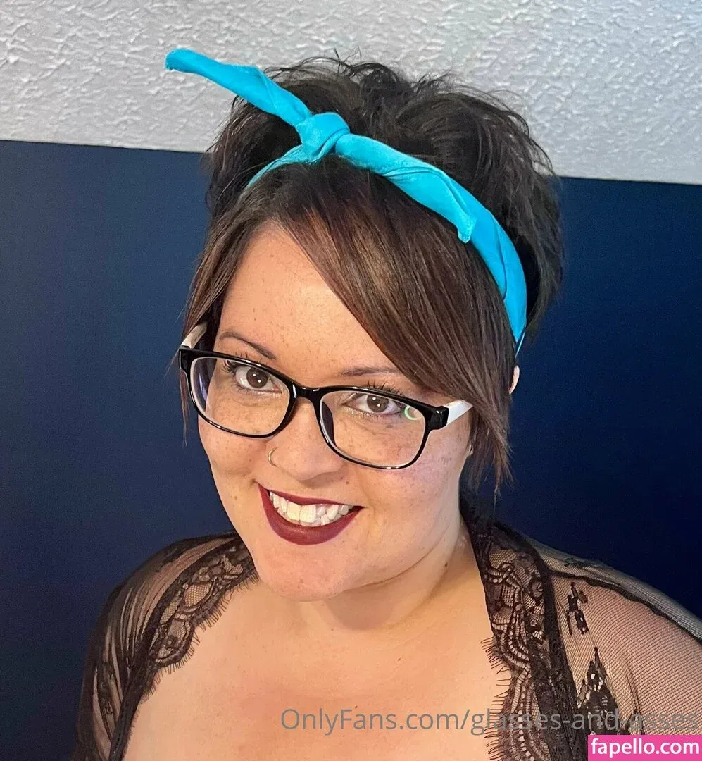 glasses-and-asses / glassesandasses Onlyfans Photo Gallery 