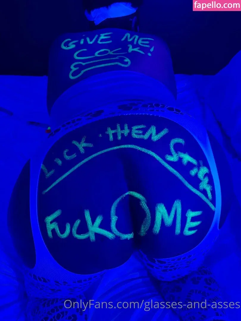 glasses-and-asses / glassesandasses Onlyfans Photo Gallery 