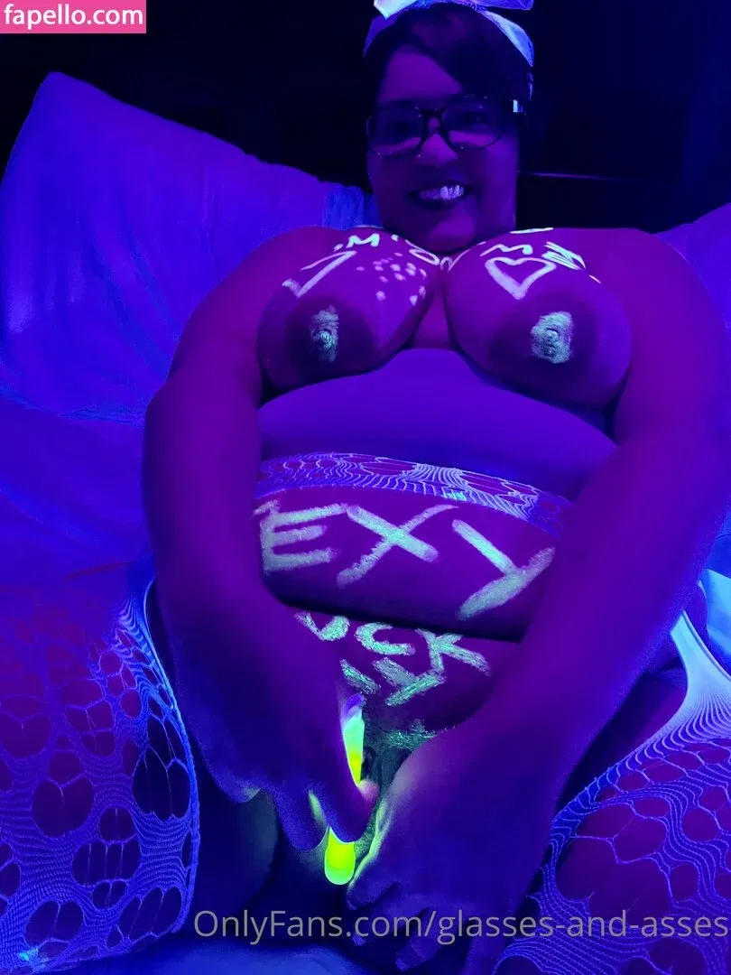 glasses-and-asses / glassesandasses Onlyfans Photo Gallery 