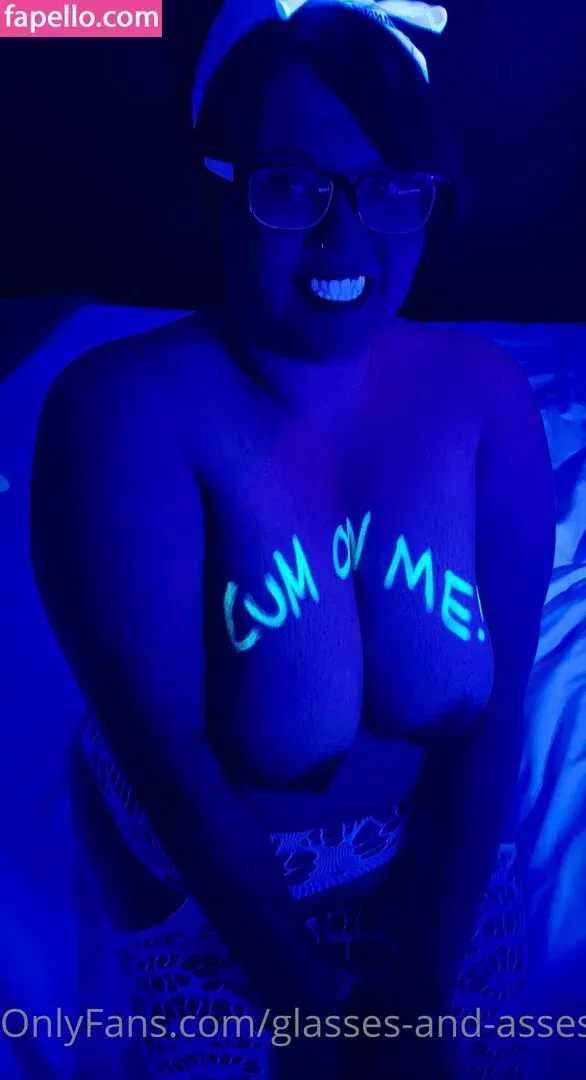 glasses-and-asses / glassesandasses Onlyfans Photo Gallery 