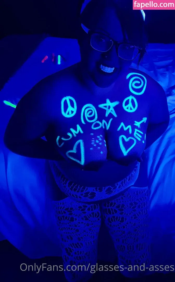 glasses-and-asses / glassesandasses Onlyfans Photo Gallery 