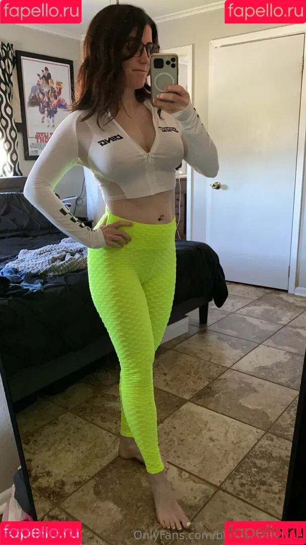 bustyciara_free / im_free3892 Onlyfans Photo Gallery 