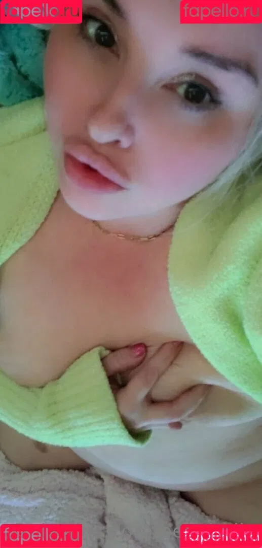 bellabelly Onlyfans Photo Gallery 