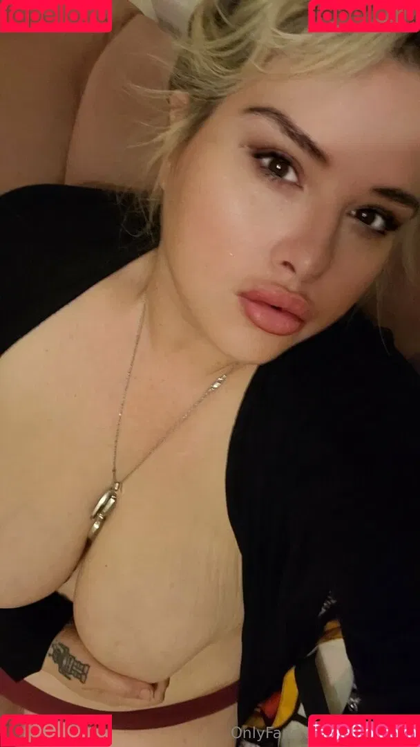 bellabelly Onlyfans Photo Gallery 