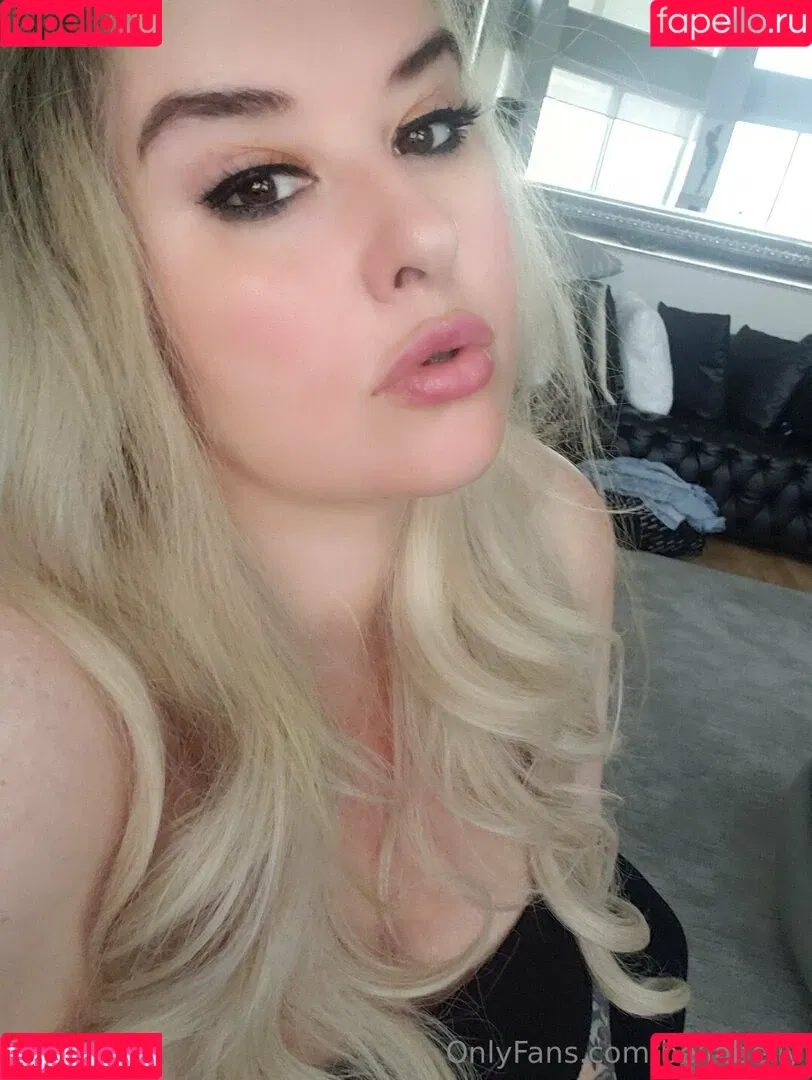 bellabelly Onlyfans Photo Gallery 