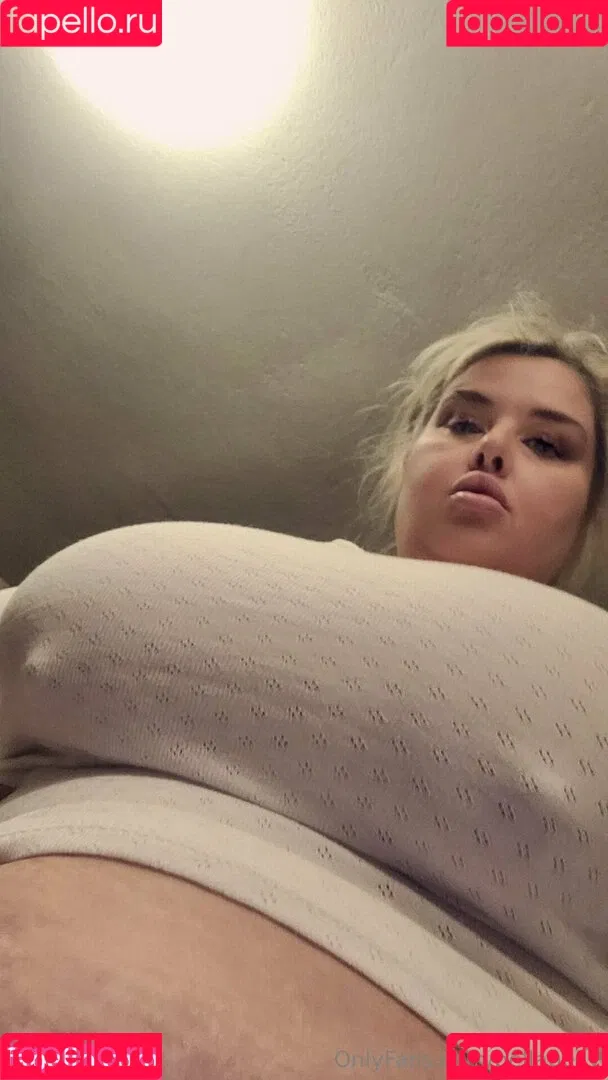 bellabelly Onlyfans Photo Gallery 