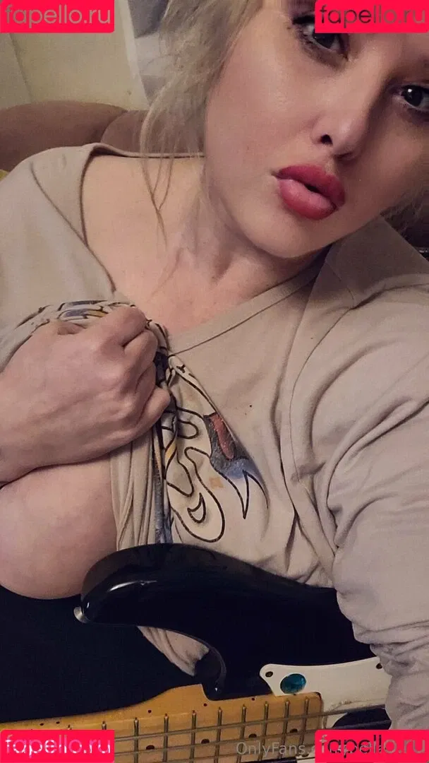 bellabelly Onlyfans Photo Gallery 