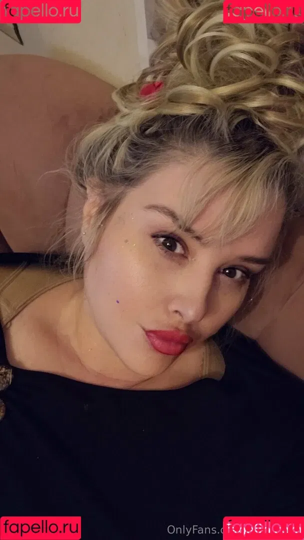 bellabelly Onlyfans Photo Gallery 