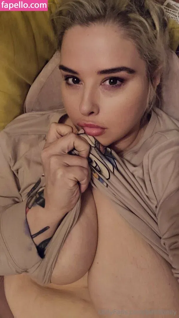 bellabelly Onlyfans Photo Gallery 