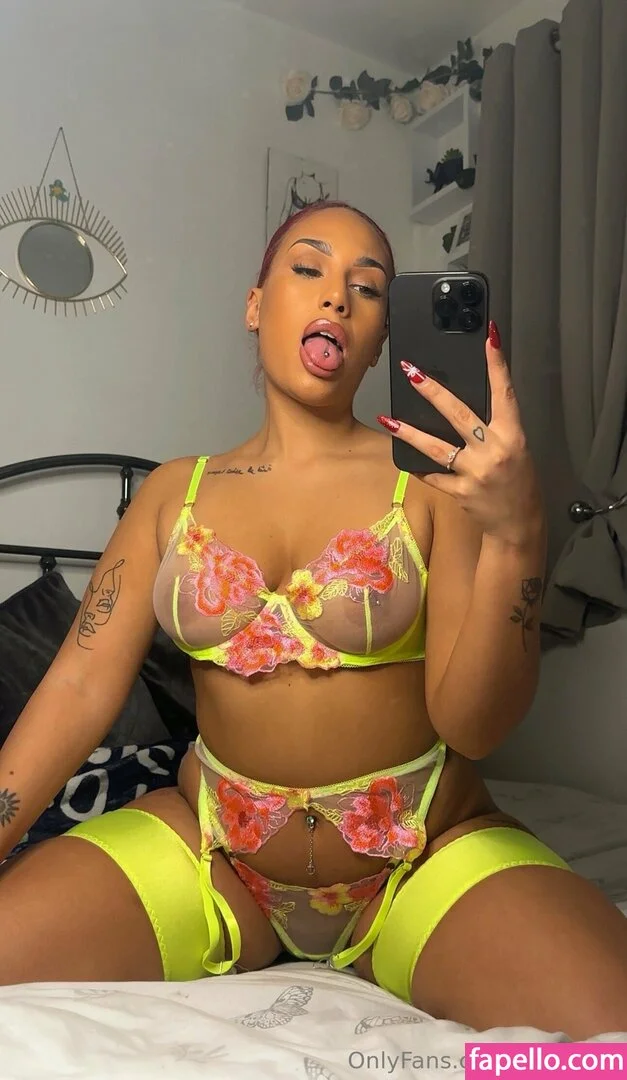 missgg.x / missgg_x Onlyfans Photo Gallery 