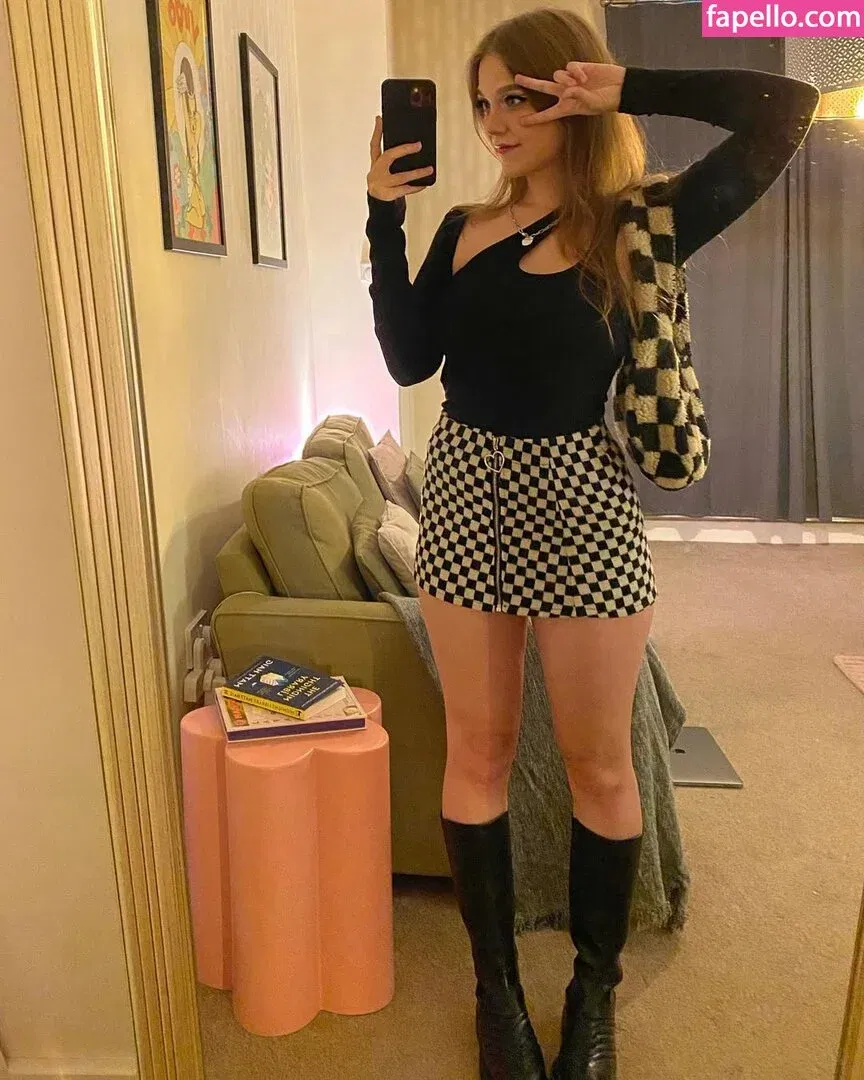 Alex Clark / Oreob4by / https: / itsoreob4by Onlyfans Photo Gallery 