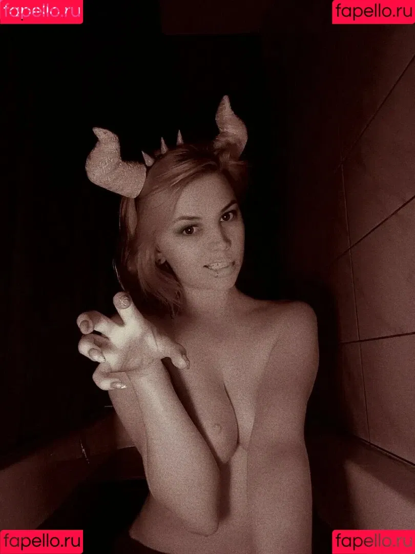 Alexandra Bessonova / Sishka14 / sishka Onlyfans Photo Gallery 