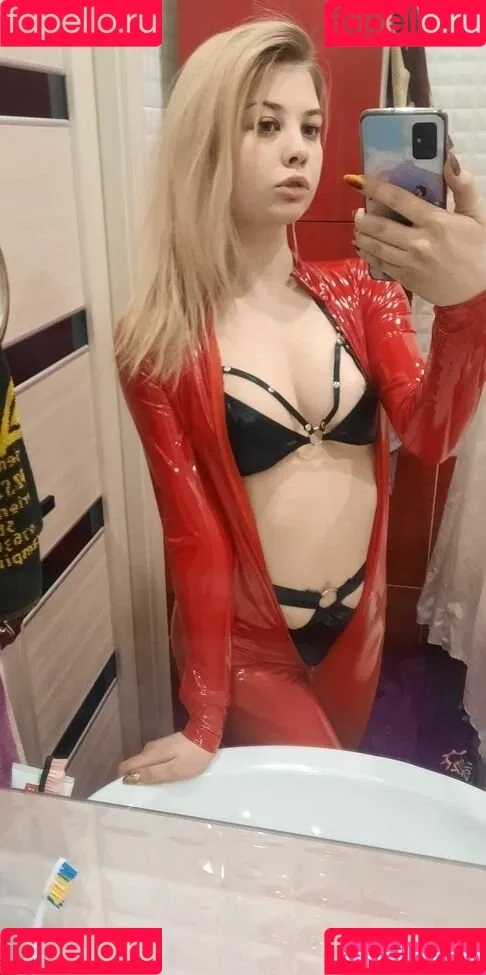 Alexandra Bessonova / Sishka14 / sishka Onlyfans Photo Gallery 