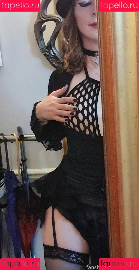 Hellvetika / hellvetikaseraph / hellvetikseraph / https: Onlyfans Photo Gallery 