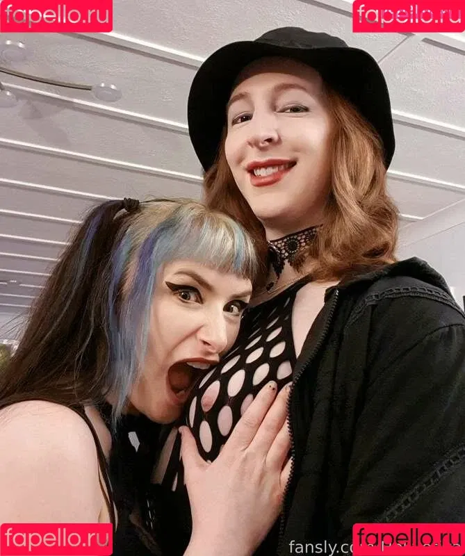 Hellvetika / hellvetikaseraph / hellvetikseraph / https: Onlyfans Photo Gallery 