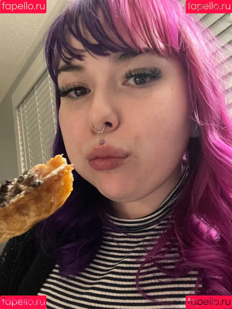 ilychubbygrilz / littlestpigletann Onlyfans Photo Gallery 