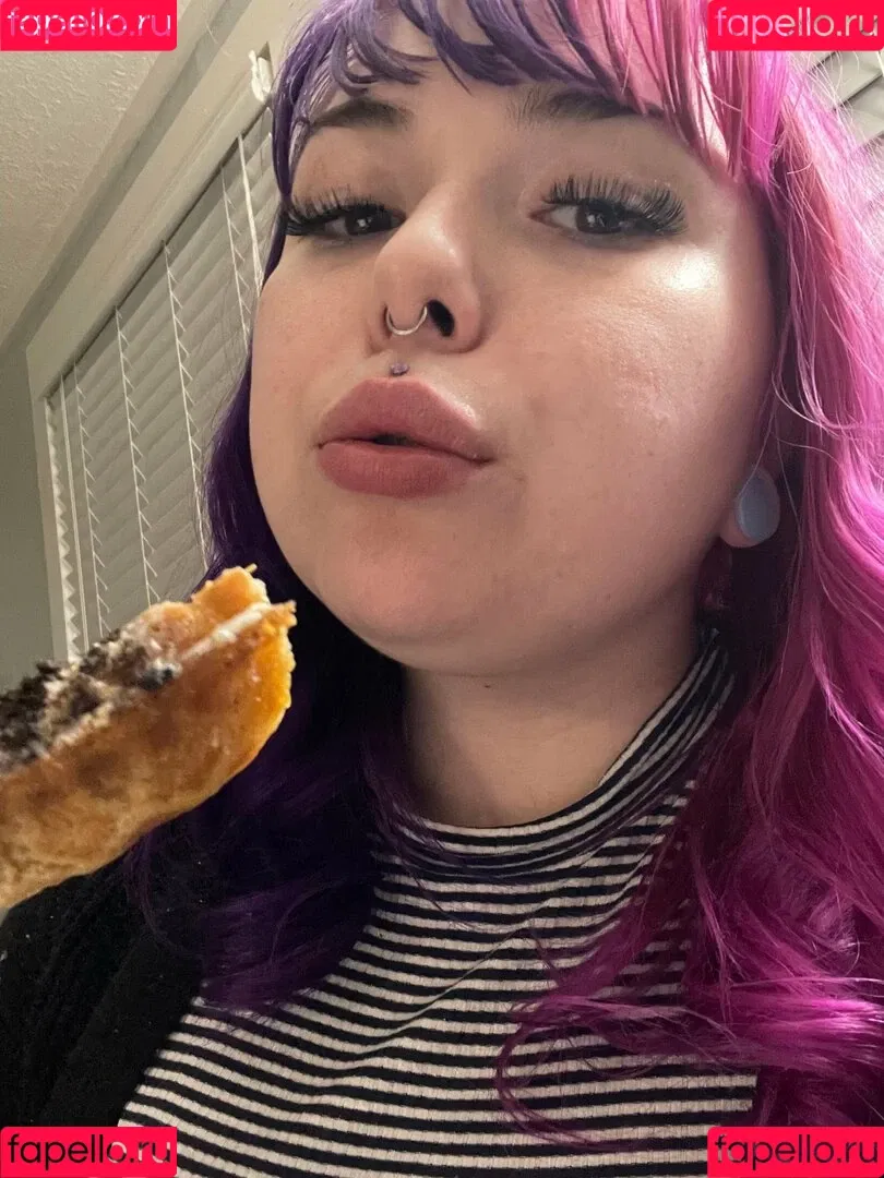 ilychubbygrilz / littlestpigletann Onlyfans Photo Gallery 