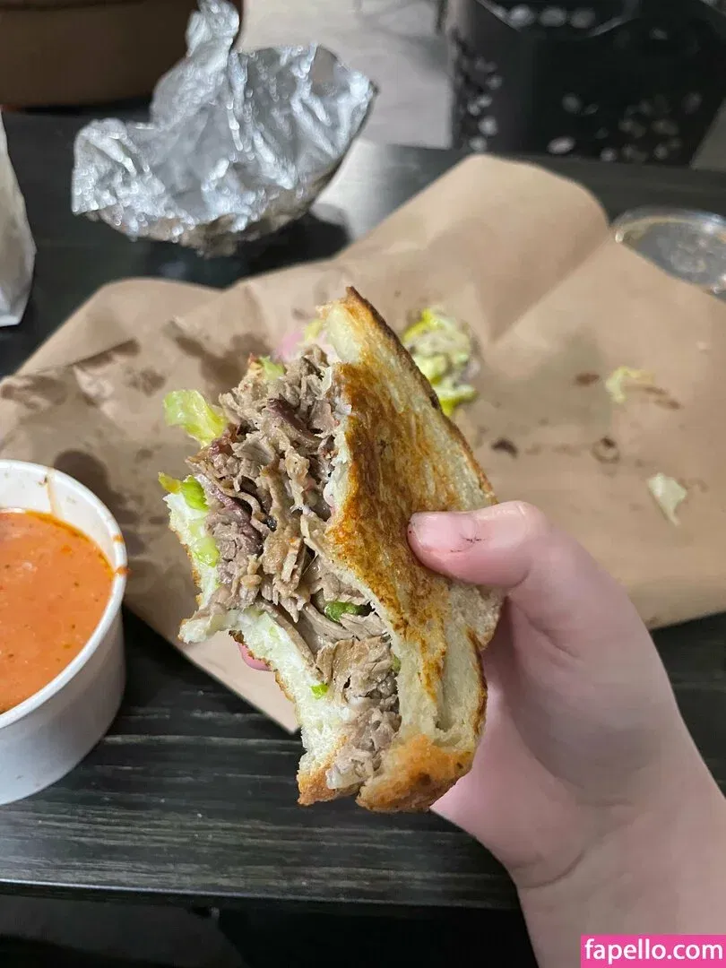 ilychubbygrilz / littlestpigletann Onlyfans Photo Gallery 