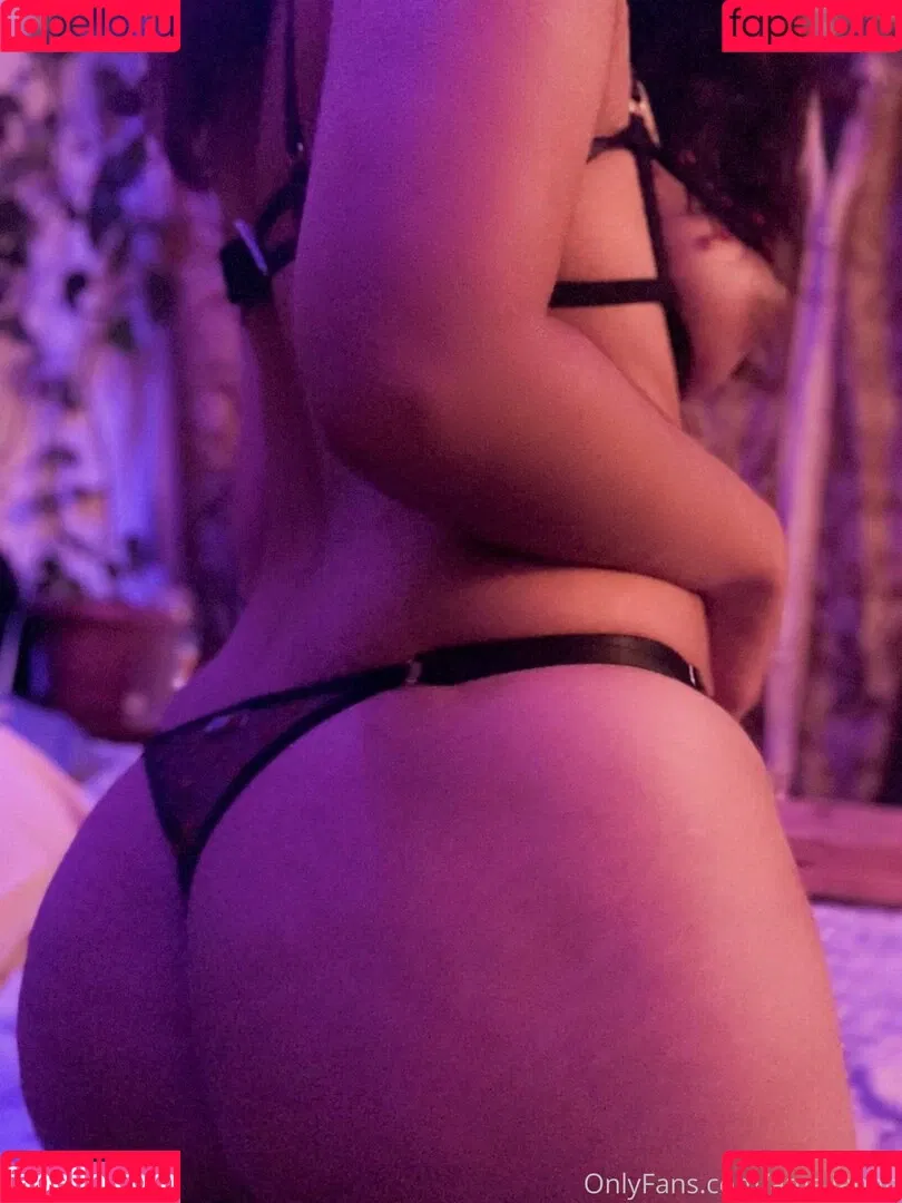 amaliah_com / amaliahab Onlyfans Photo Gallery 