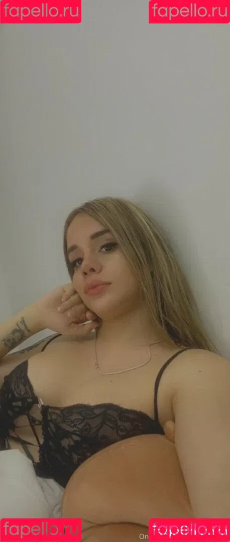Valery Mcqueen / valerymcqueen__ / venezolanats Onlyfans Photo Gallery 
