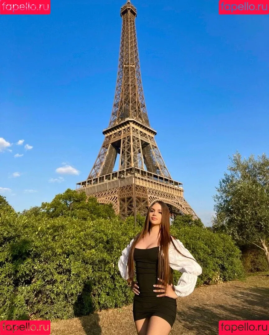 Valery Mcqueen / valerymcqueen__ / venezolanats Onlyfans Photo Gallery 
