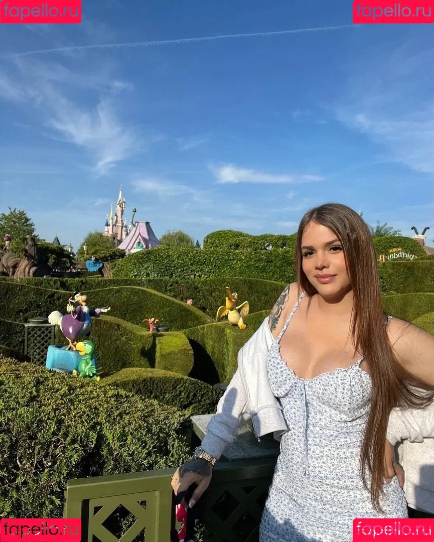 Valery Mcqueen / valerymcqueen__ / venezolanats Onlyfans Photo Gallery 