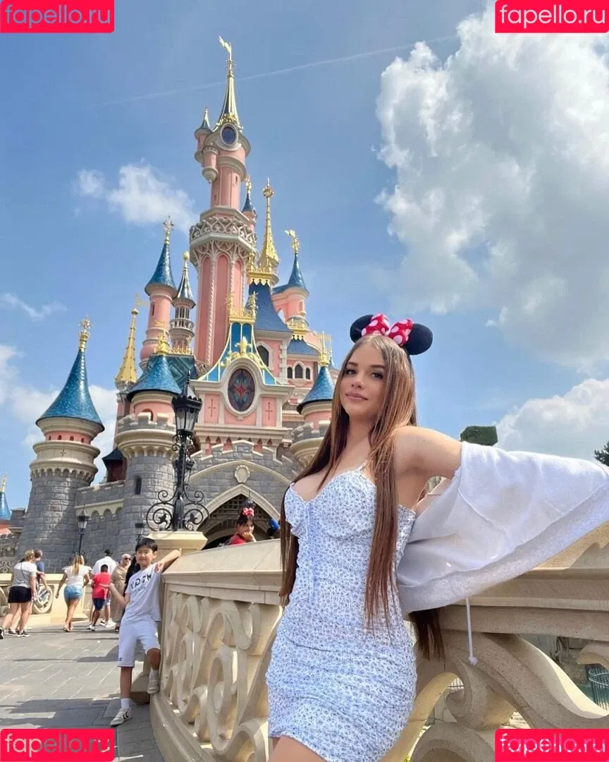 Valery Mcqueen / valerymcqueen__ / venezolanats Onlyfans Photo Gallery 