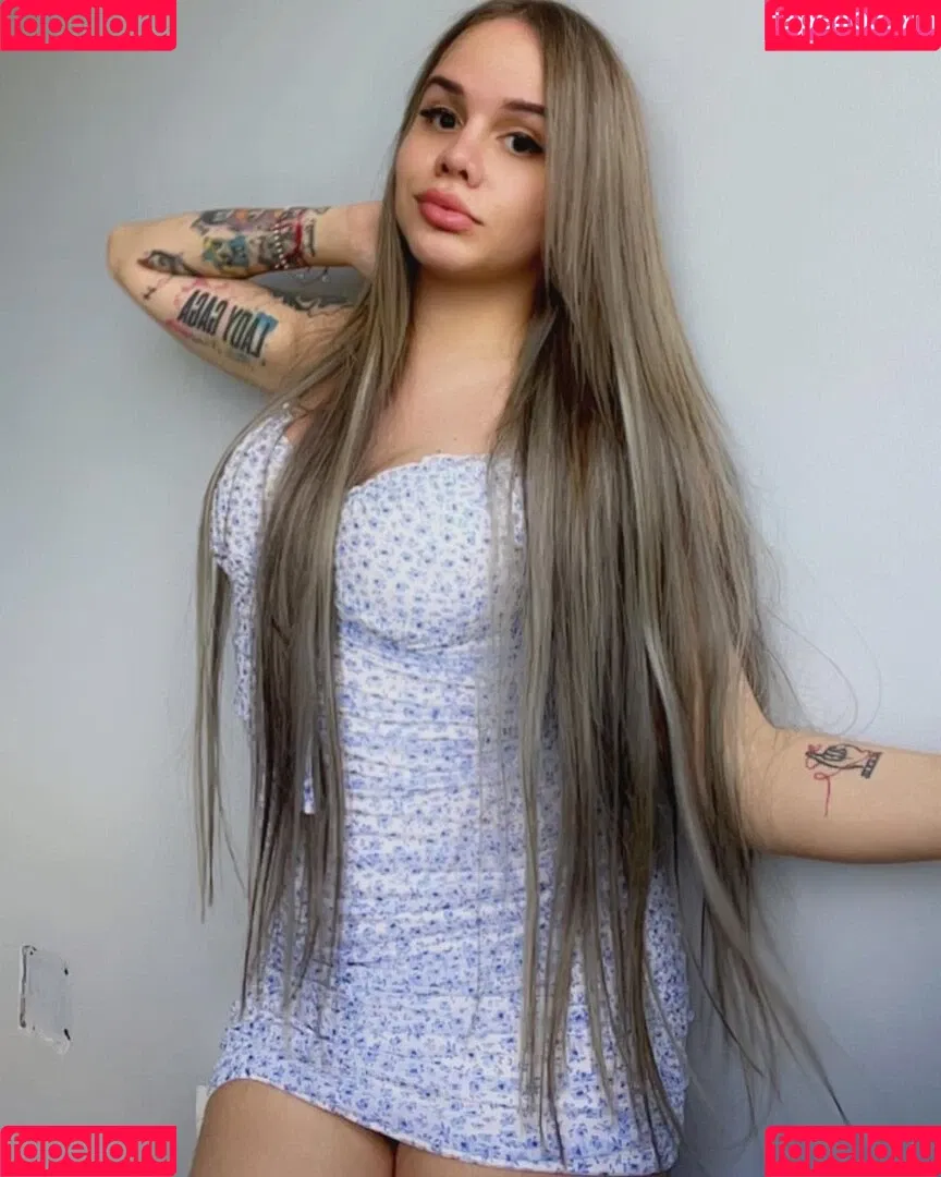 Valery Mcqueen / valerymcqueen__ / venezolanats Onlyfans Photo Gallery 