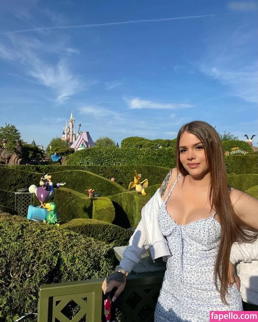 Valery Mcqueen / valerymcqueen__ / venezolanats Onlyfans Photo Gallery 