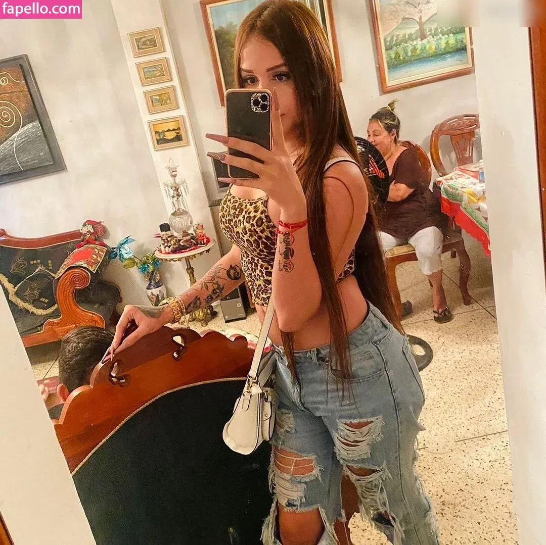 Valery Mcqueen / valerymcqueen__ / venezolanats Onlyfans Photo Gallery 