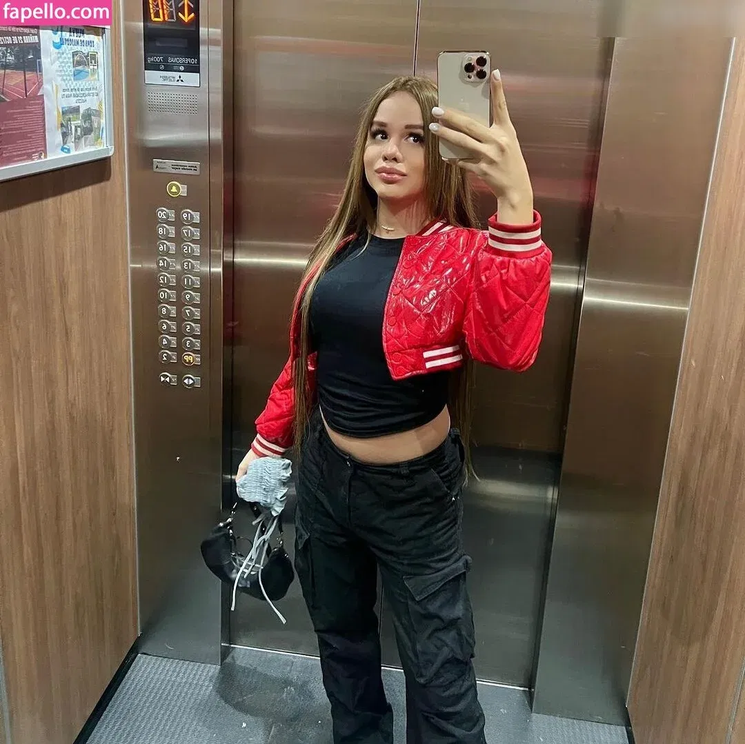 Valery Mcqueen / valerymcqueen__ / venezolanats Onlyfans Photo Gallery 