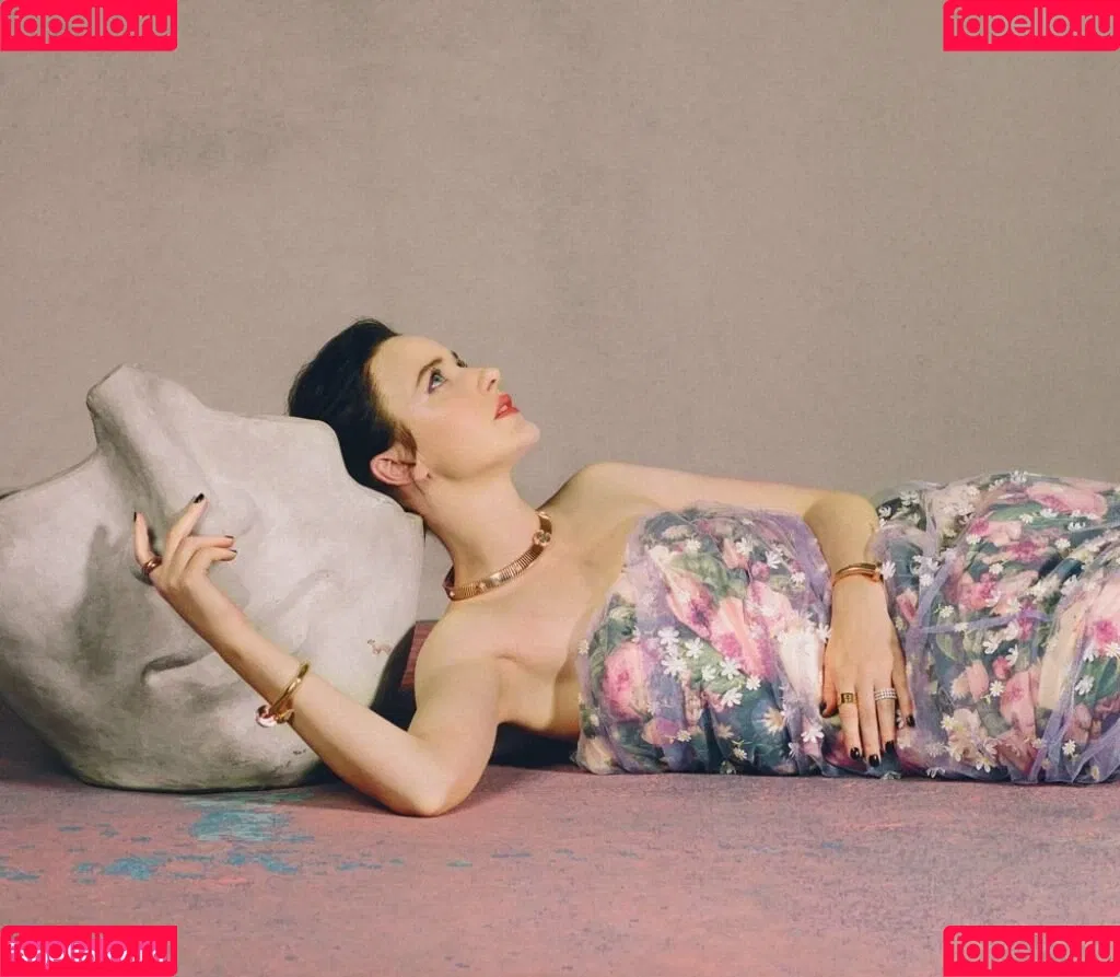 Marvelous Mrs. Maisel / Rachel Brosnahan / rachelbrosnahan Onlyfans Photo Gallery 