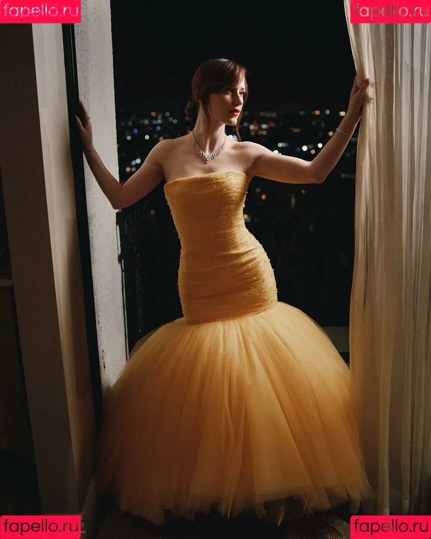 Marvelous Mrs. Maisel / Rachel Brosnahan / rachelbrosnahan Onlyfans Photo Gallery 