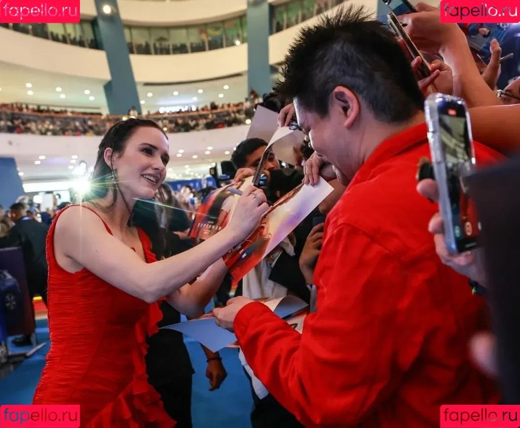 Marvelous Mrs. Maisel / Rachel Brosnahan / rachelbrosnahan Onlyfans Photo Gallery 