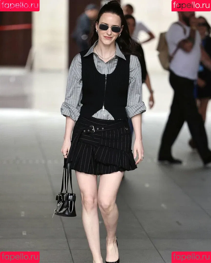 Marvelous Mrs. Maisel / Rachel Brosnahan / rachelbrosnahan Onlyfans Photo Gallery 