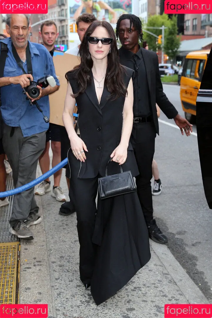 Marvelous Mrs. Maisel / Rachel Brosnahan / rachelbrosnahan Onlyfans Photo Gallery 
