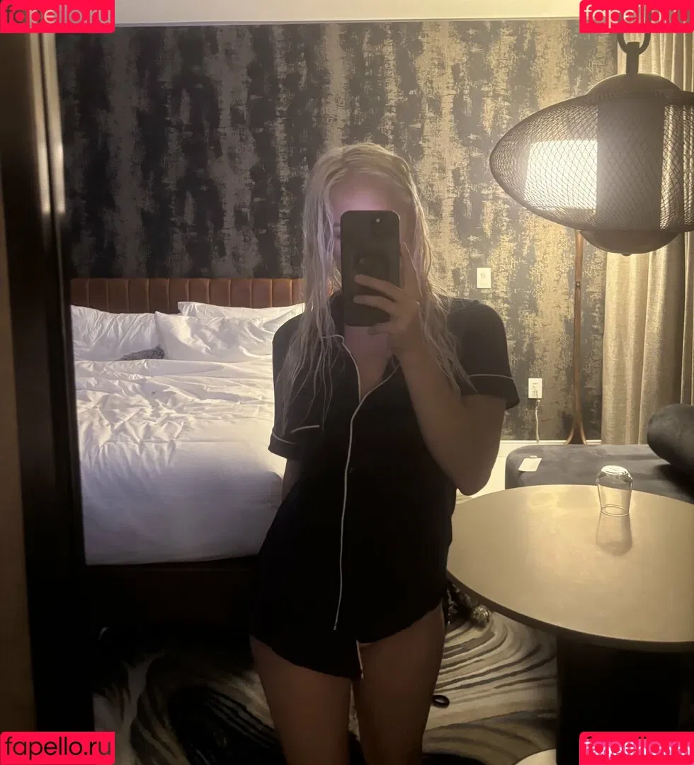 Avsbliss / Julia Tate / juliatate04 Onlyfans Photo Gallery 